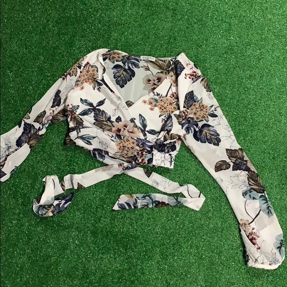 - FASHION NOVA FLORAL SET - - Picture 2 of 6